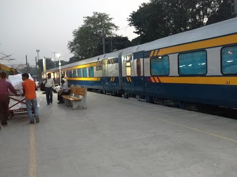 SHOCKING! Tejas Express first trip: Passangers tear seats, steal headphones and break LCD screens