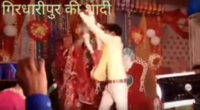 Viral: Couple fights during 'Varmala' ceremony of their marriage