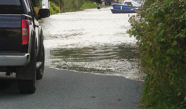 Massive Respect: Chennai cops get down in knee-deep water to unclog the drains