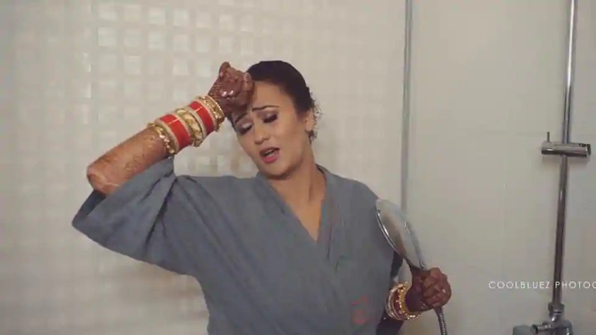 Indian Bride Dances To ‘Single Rehne De’ Right Before Her Wedding and Goes Viral