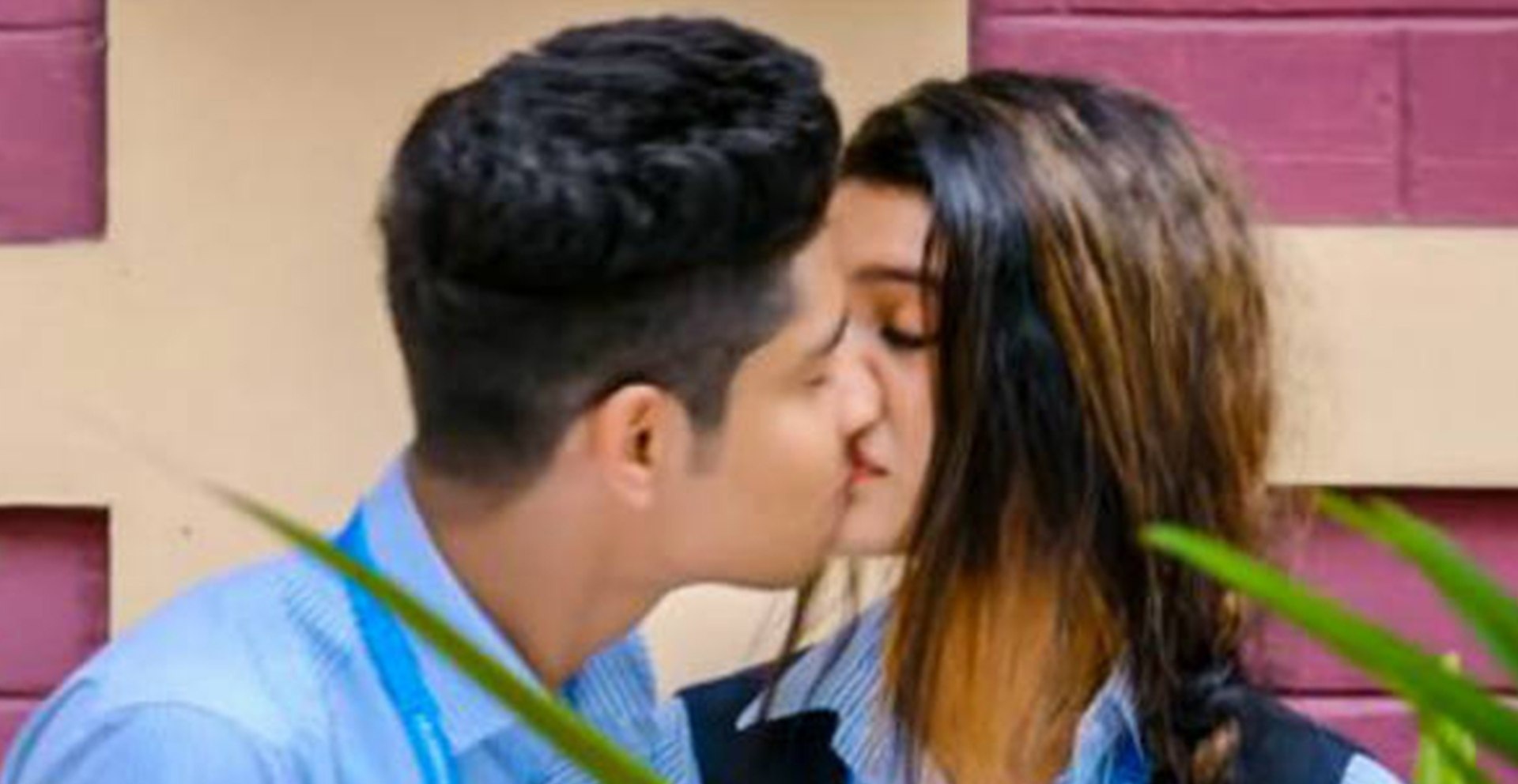 After Her Infamous Winking Scene Priya Prakash Goes Viral For A ‘kissing Scene