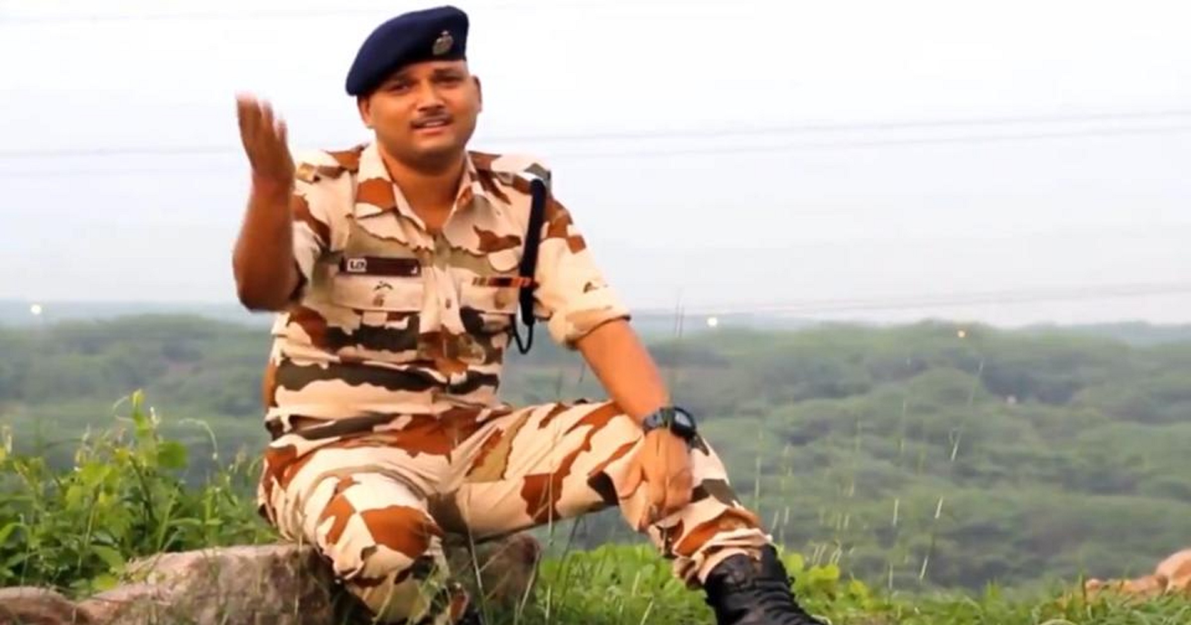 Watch: Indian Soldier Sings ‘Sandese Aate Hai’ in Heartwarming Video For Independence Day!
