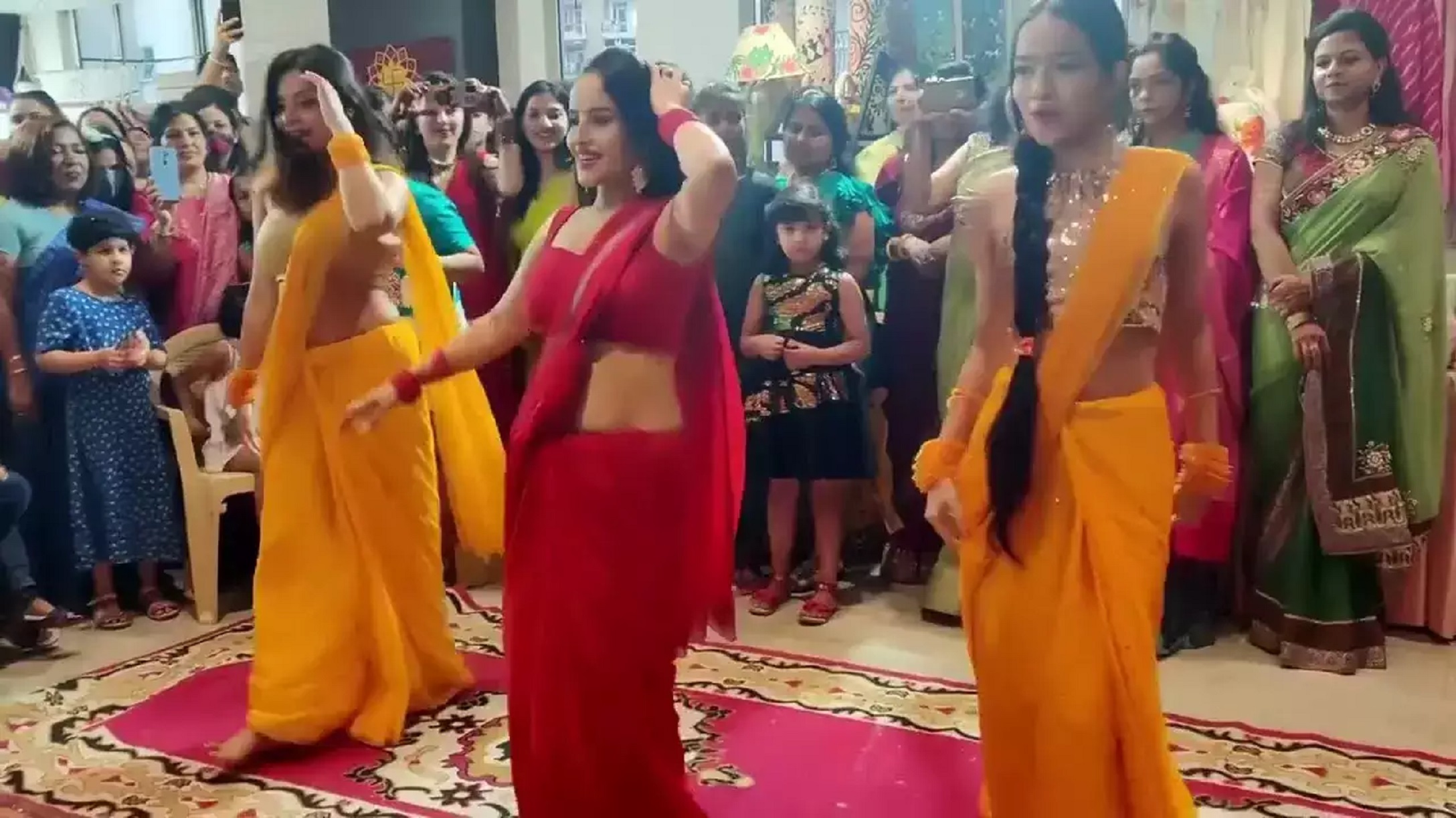Watch : This Girl’s Belly Dance in Red Saaree On Pushpa Song ‘Oo Antava’ Is Winning Hearts