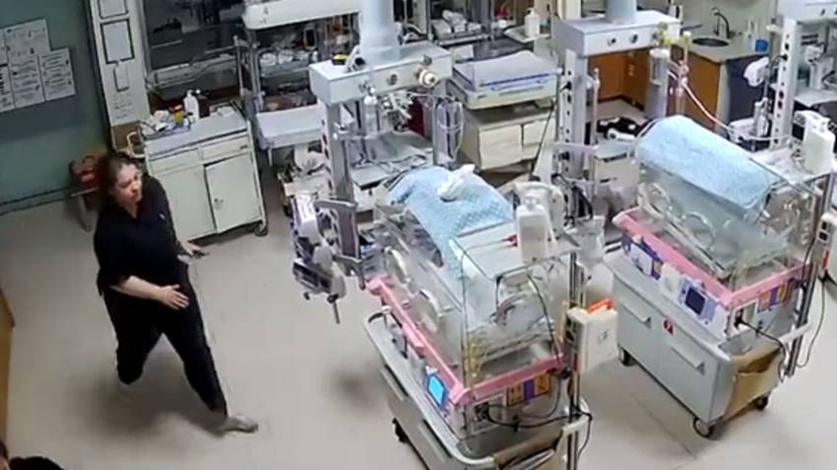 Watch : Shocking footage shows nurses saving newborns after the earthquake hit Turkey